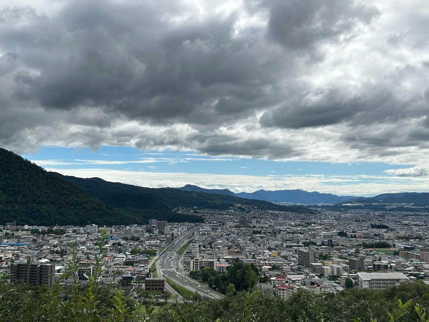 少しずつ青空が見えてきました