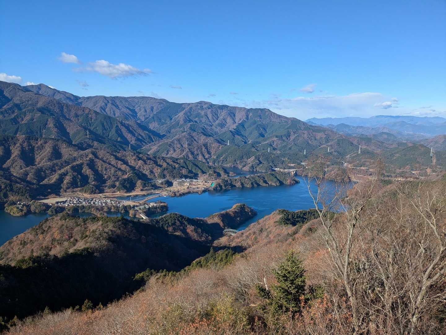 山頂の見晴台からの眺望