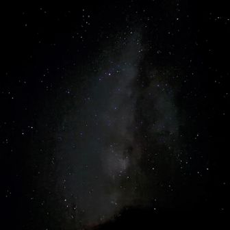 自分の携帯で初めて天の川撮れた🌌