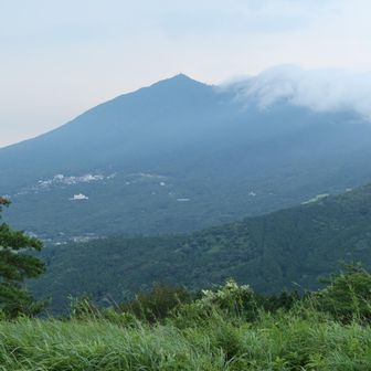 女体山は完全に飲み込まれて、御幸ヶ原も覆われようとしています