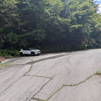 青崩峠駐車場へ下山
日曜日だけど誰も居ない