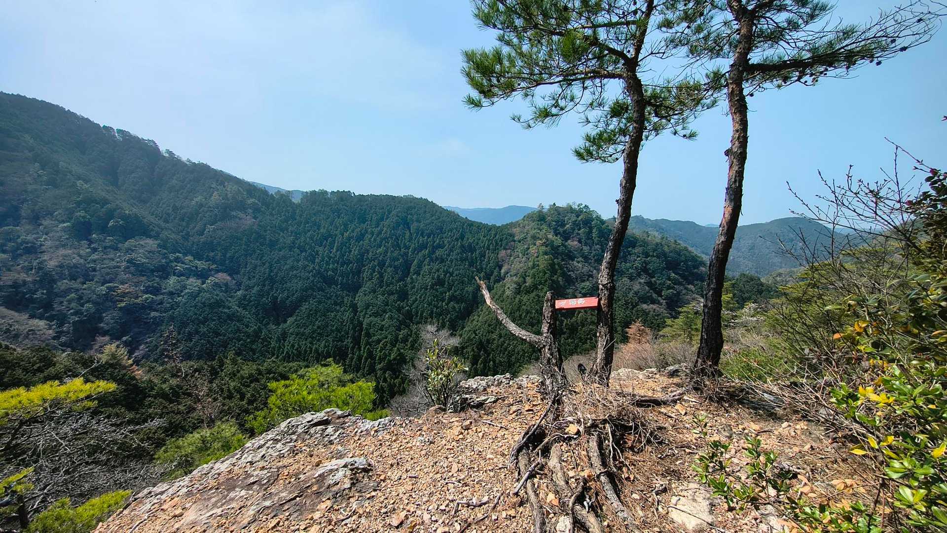 ケンメイ尾山近くの石舞台⛰️初めて訪れましたが中々の良い展望でした💫