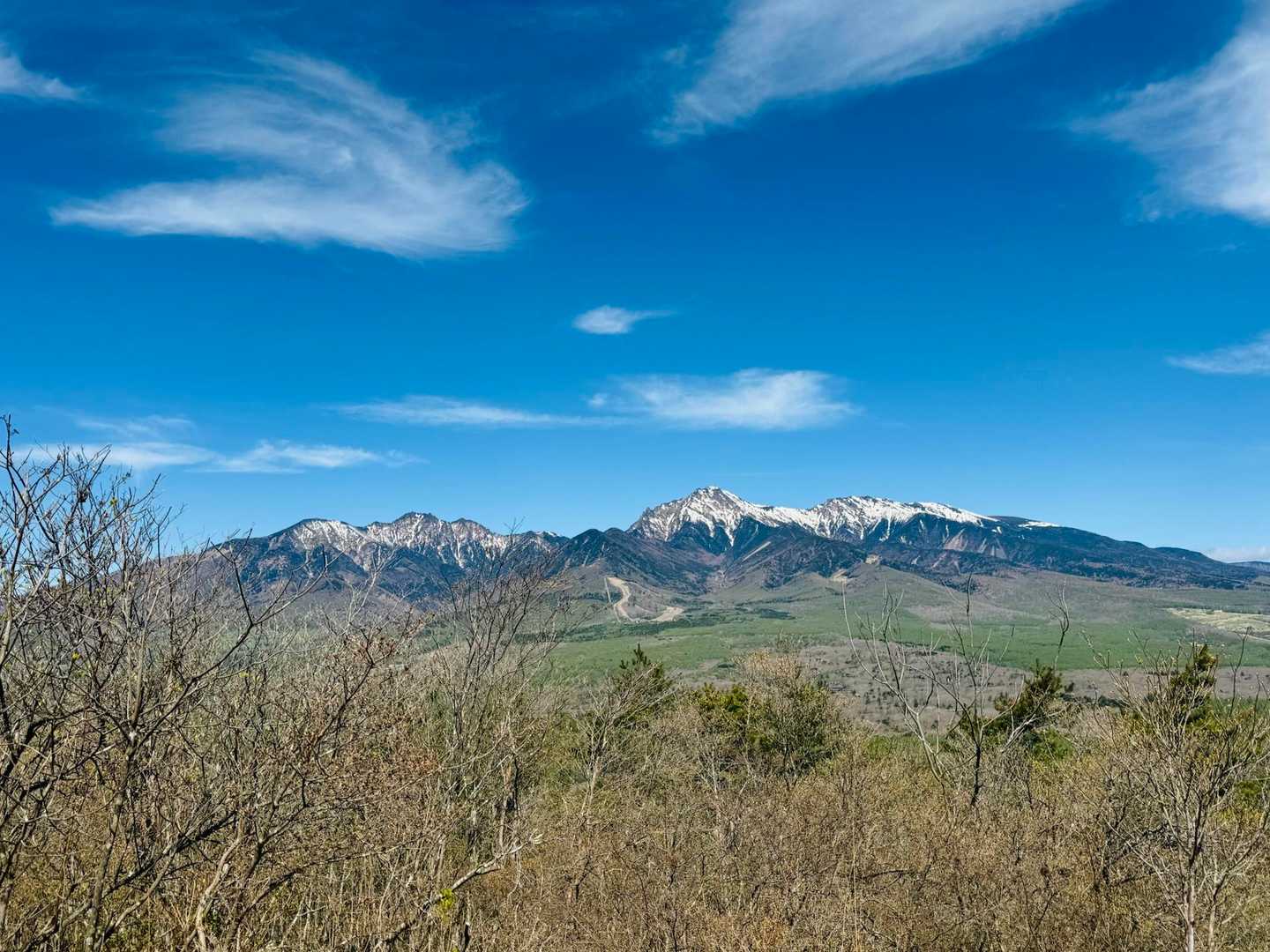 少し登って振り向くと、すっっっばらしい八ヶ岳オールスター✨
まあ、平沢峠のパーキングから絶景なんですけど…。