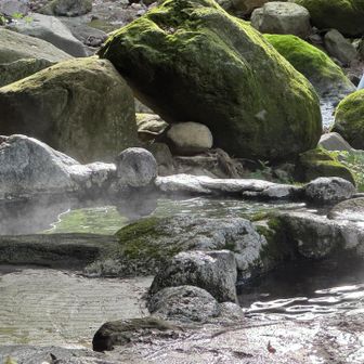へびんの湯？です
誰もいなかった！



事件は、近くの？鍋山の湯って言うところで起きてて危険なので夜中はやめた方がいいかもです。お気をつけて！