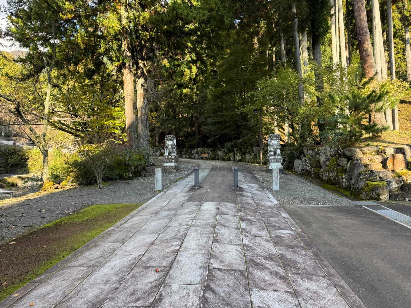 この先を進んで中町商店街へ出るとゴール