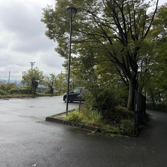 登山口近くの駐車場
