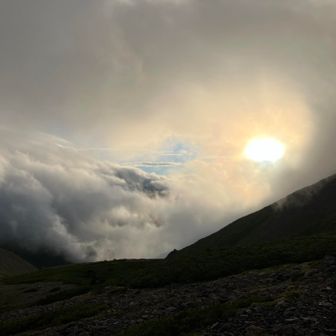 今日もガスガスかと思ったら雲の中から朝日