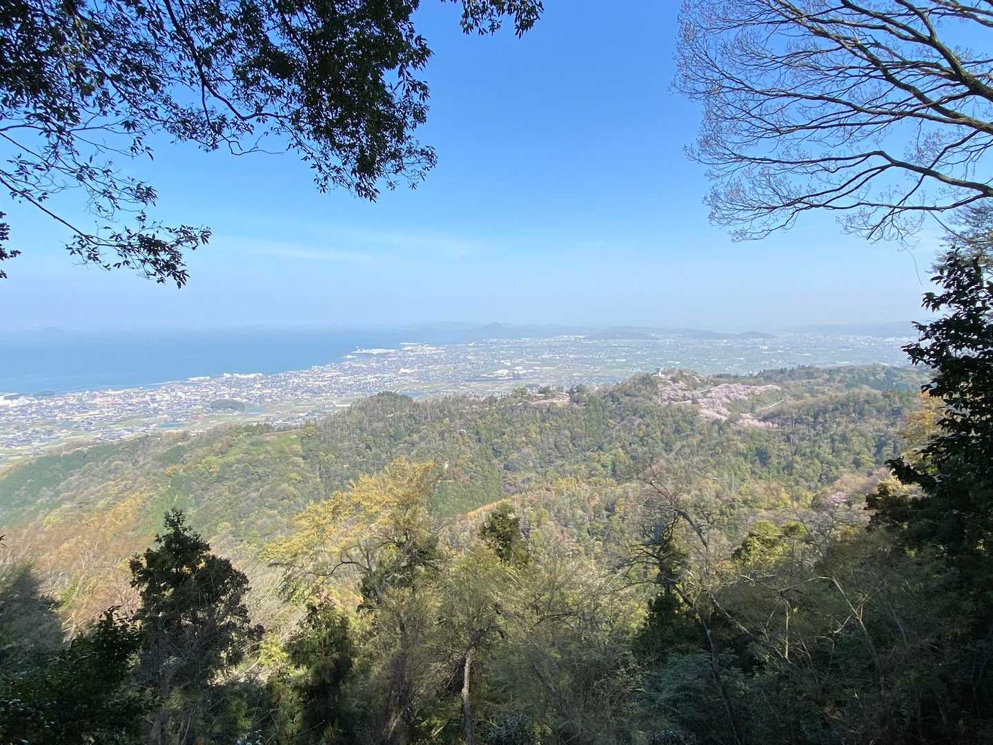 谷上山への途中、展望最高です✨