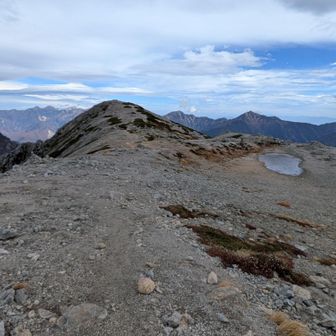 別山から別山北峰を望む