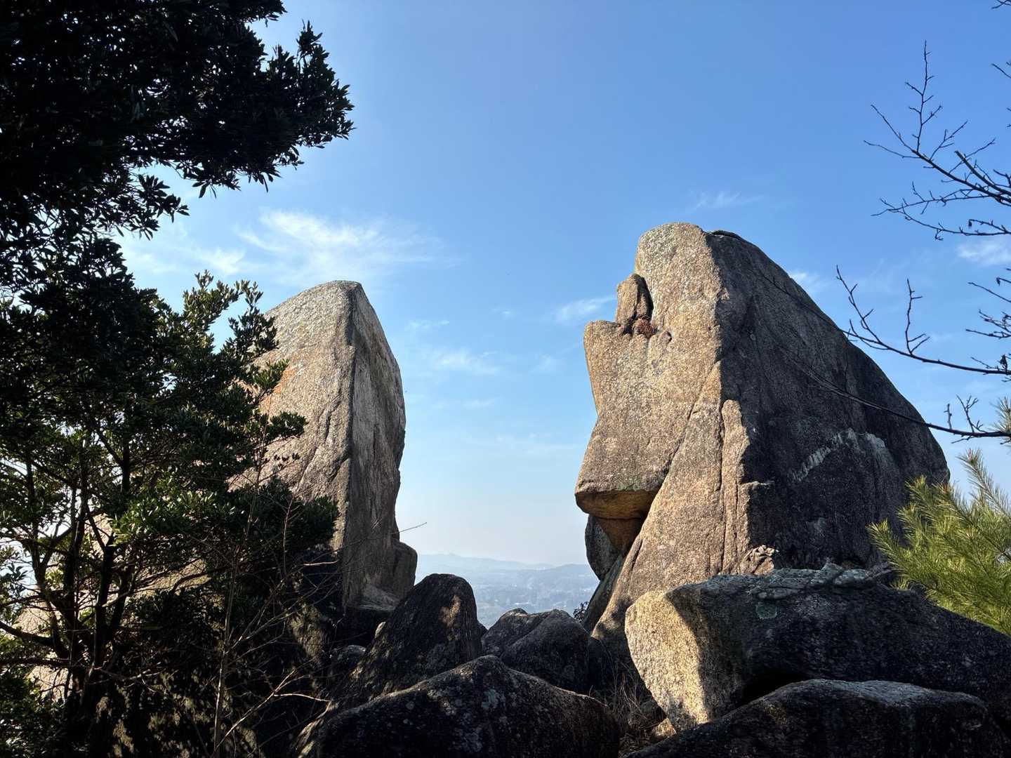 夫婦岩まで登って来ました