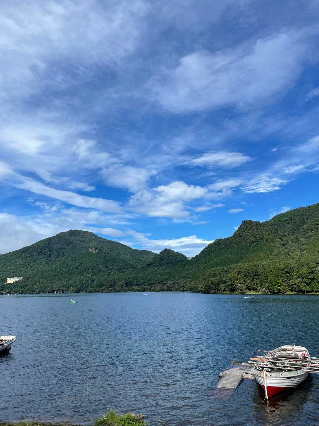 湖畔を散歩して