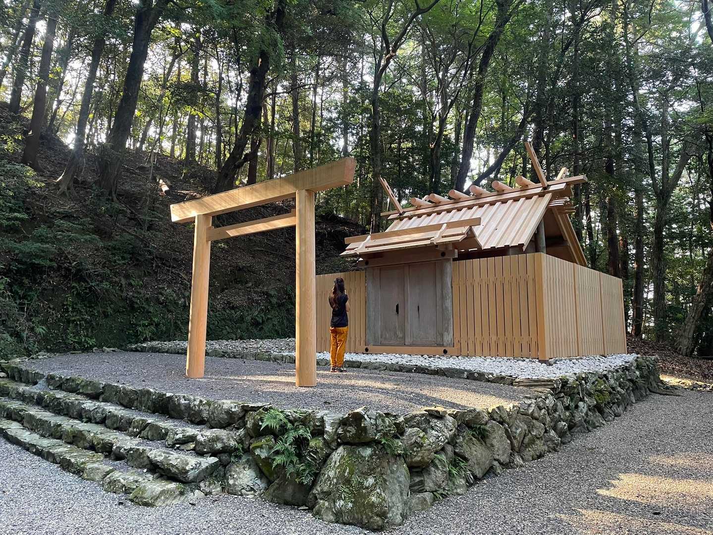 滝神社⛩️で参拝するaiai🙏