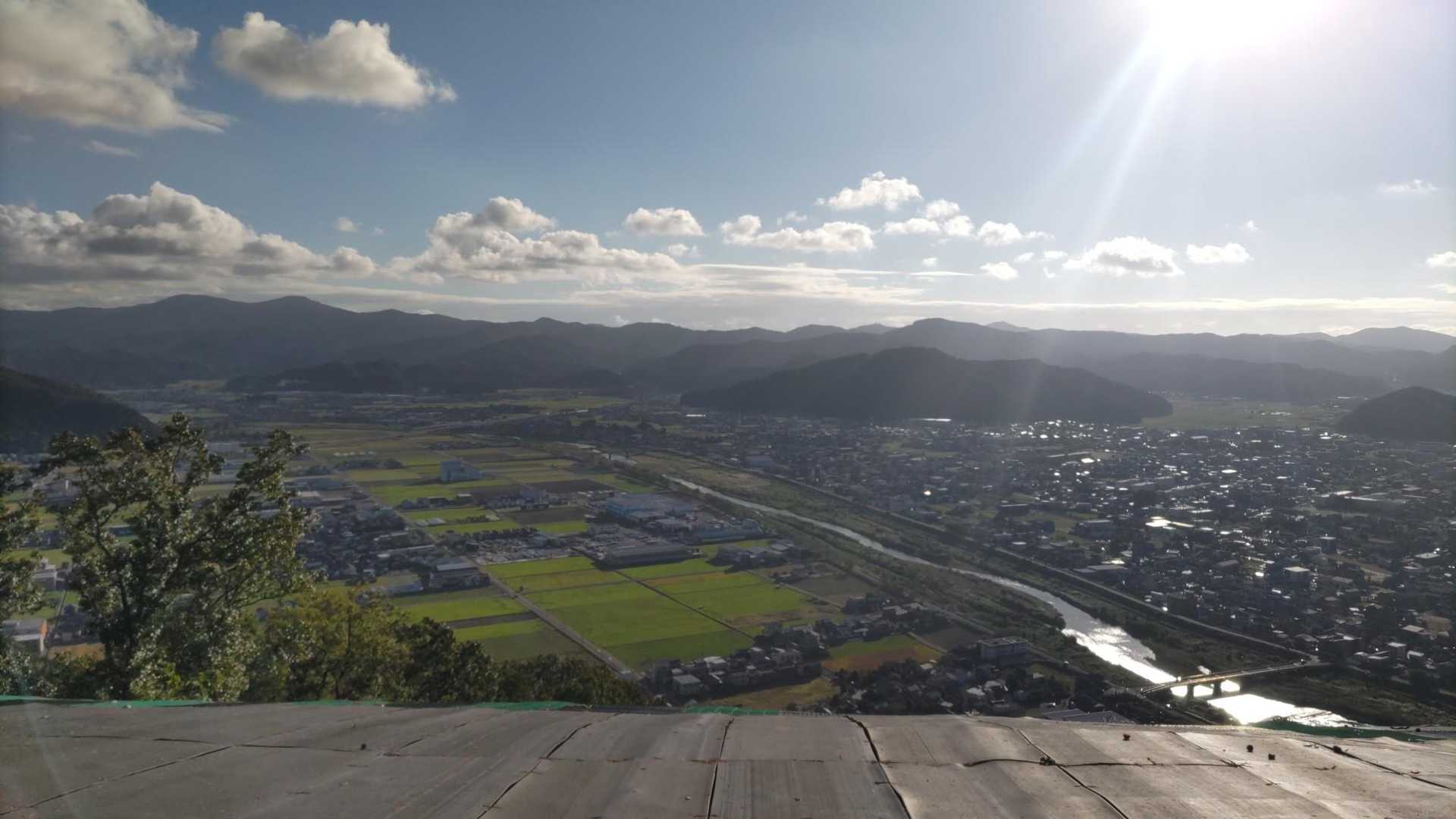 山頂からの景色✨
239mにしては良い感じ〜🎵