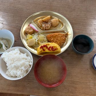 薬師岳山荘の夕食