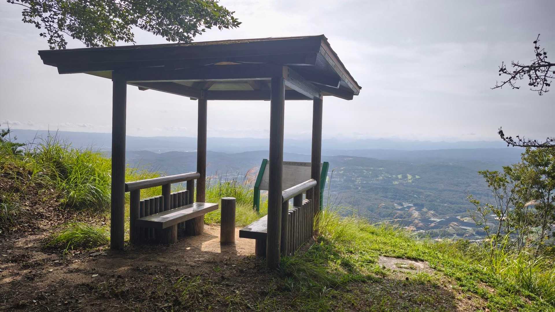 東屋あります