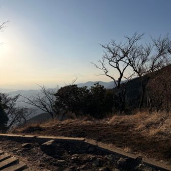 うっすら富士山が見えます。