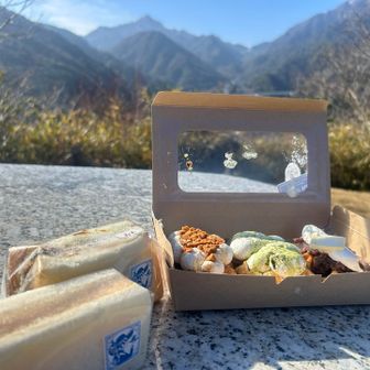 ぎんやのサンドイッチと
cafe tokiのクロッフル