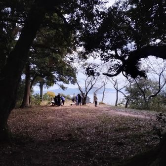 山頂は既に日の出を待ってる方々が