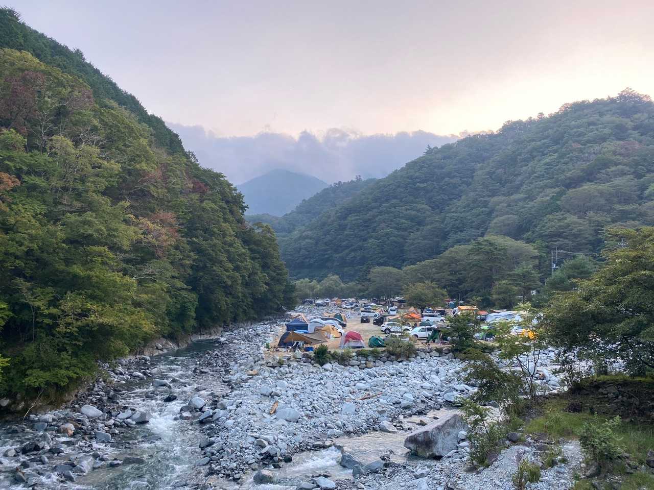 沢山のテント⛺️、家族連れですね。この時は快晴でした。期待大でスタート😂