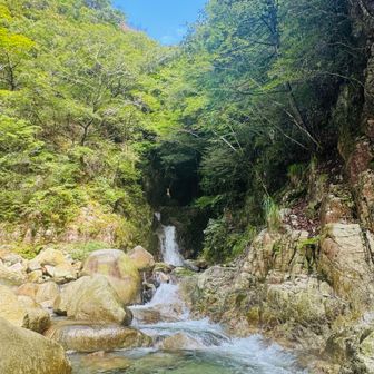 白滝　二筋の滝で少し時間を潰します