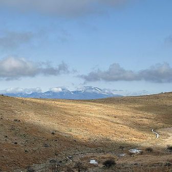 左から黒斑山、浅間山が望めます