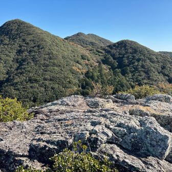 すり鉢山　山頂よりことぎす方面
