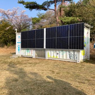 山頂の近くのトイレ