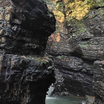 文蔵ノ滝　姿を見せぬ隠れ滝