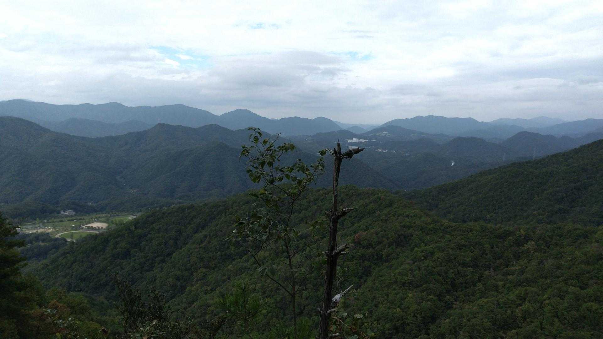 途中の絶景✨
しかし、結構な距離を下りました😅
逆の登りはハードですねー😱💦