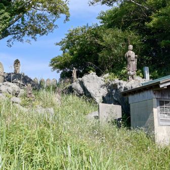 石仏群前を通過して下山しました〜