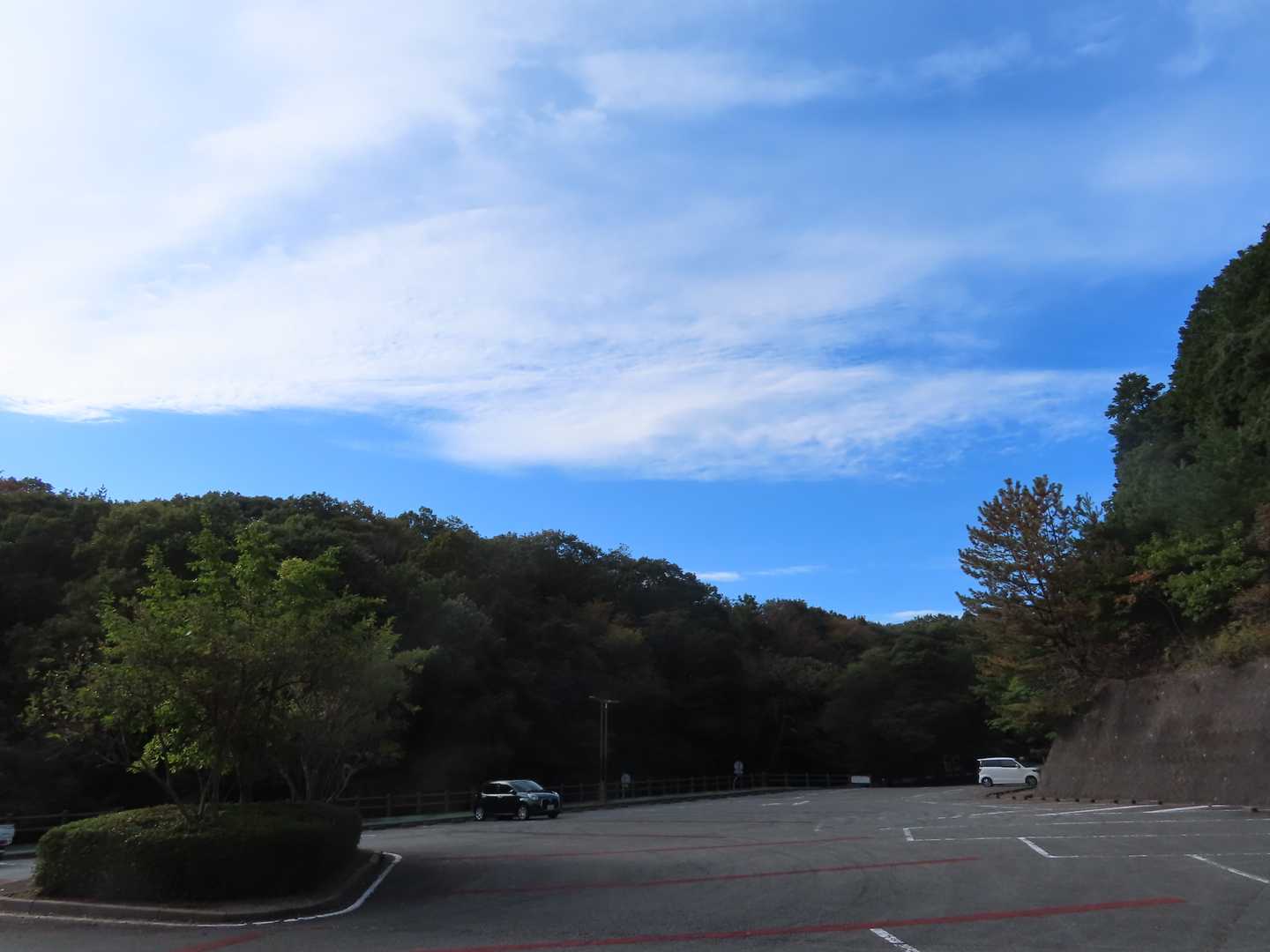 駐車場から