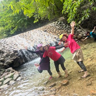 下山は渓谷沿いを歩いて寄り道〜💦