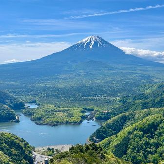精進峠まで進む途中
富士山・精進湖ビュースポットや…