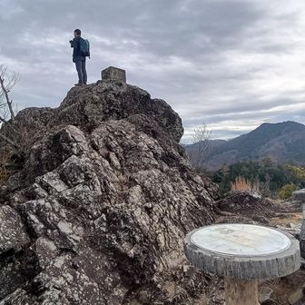 戻って展望の岩山