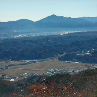 破風山山頂からの景色、秩父盆地。