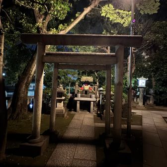 お稲荷さまありました