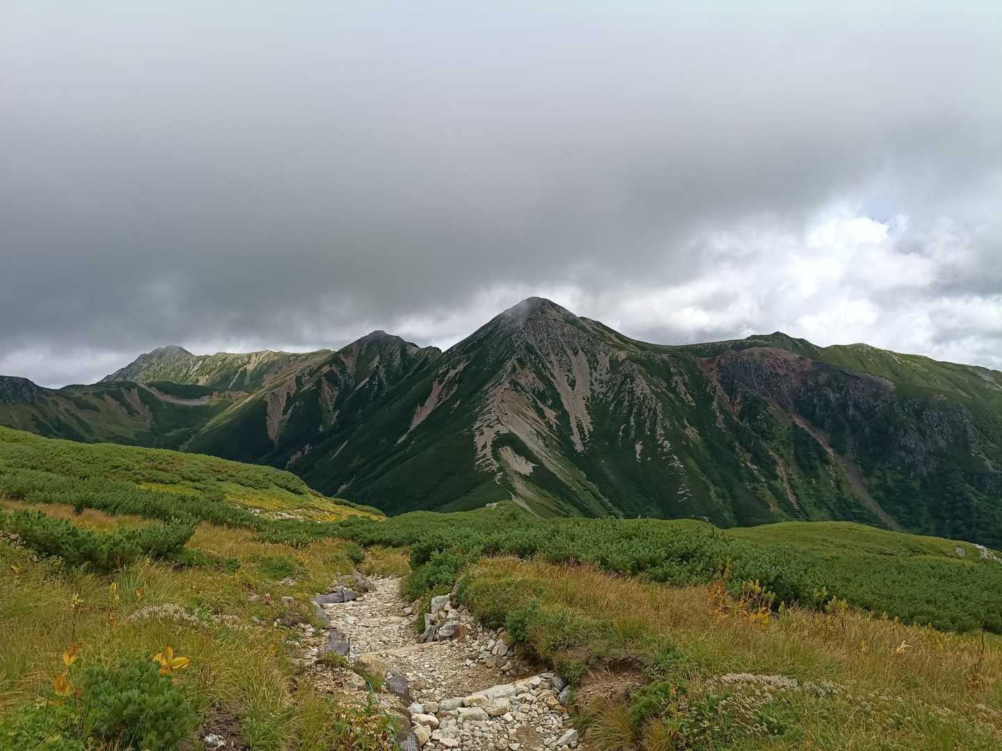 鷲羽岳が見えてきた