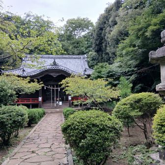 吾妻神社にもお参り