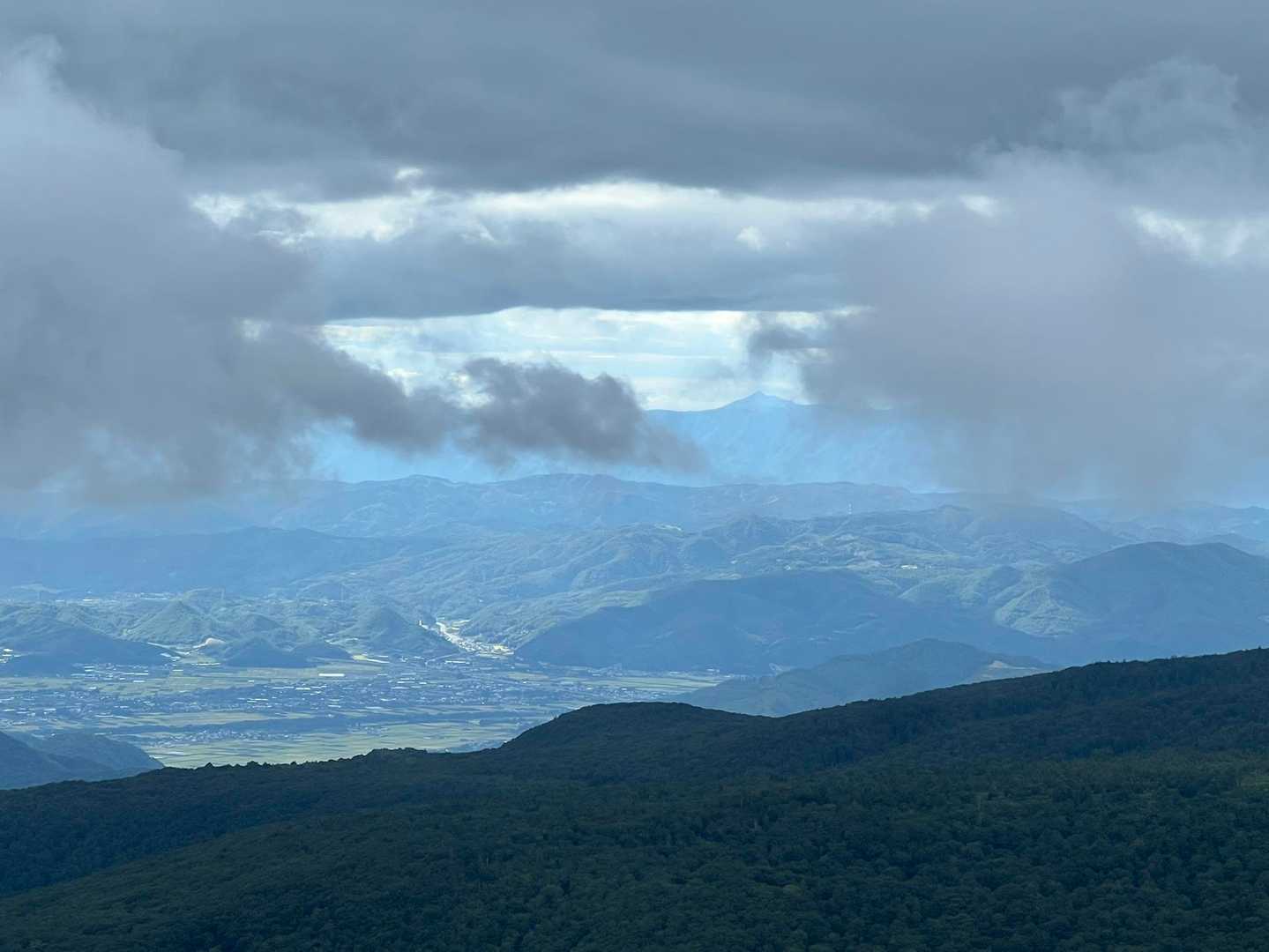 大朝日山頂ルックオン👀