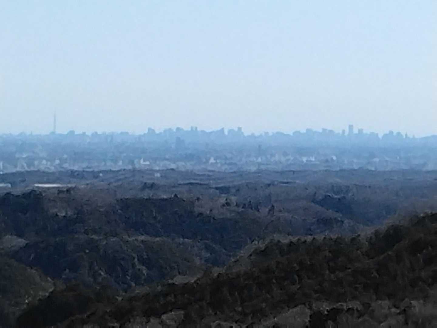 天狗岩から都心
今日はビル群やスカイツリーもはっきり見える👀