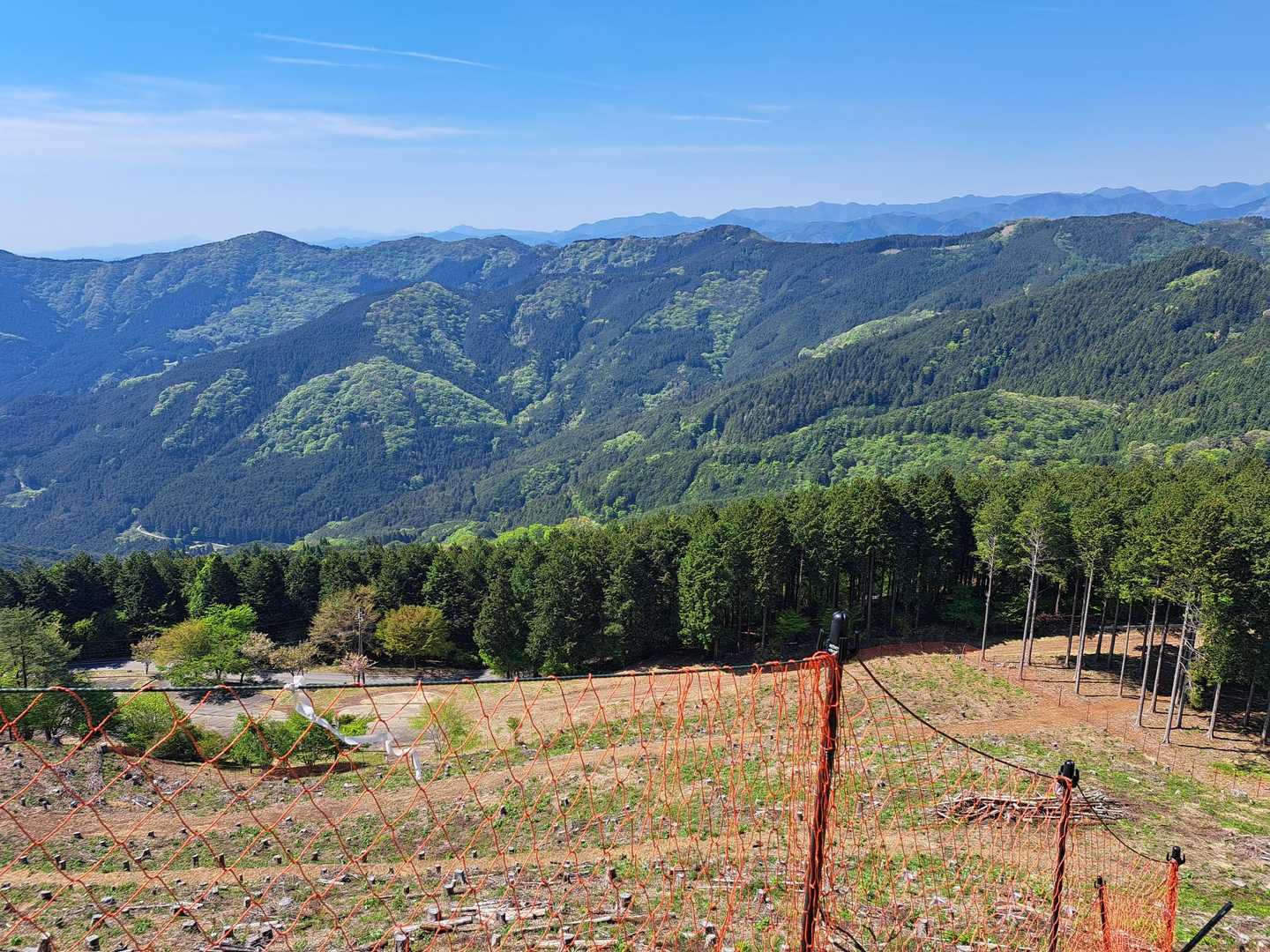 でも景色はグンバツです☝️

先週歩いた箕山も見えている！
…はず!!