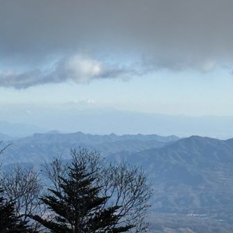 とおぉ〜くに 白い❄️山が