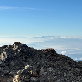 南アルプスの向こうに富士山🗻