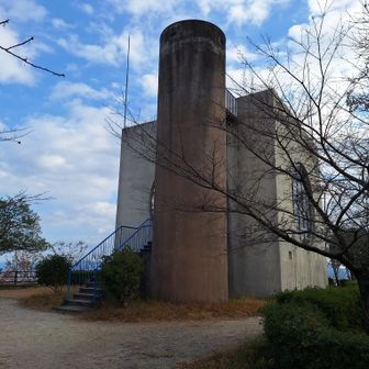 そして、「中央展望台」に到着❗
立派な建物だなぁ😃