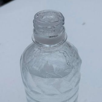 本日の摂取量はこれだけ
飲もうとしたら凍ってしまい飲めず😅