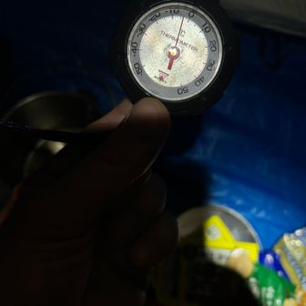 午前3:32 テント内 マイナス4℃
今日の冷え込みはあまり厳しくない