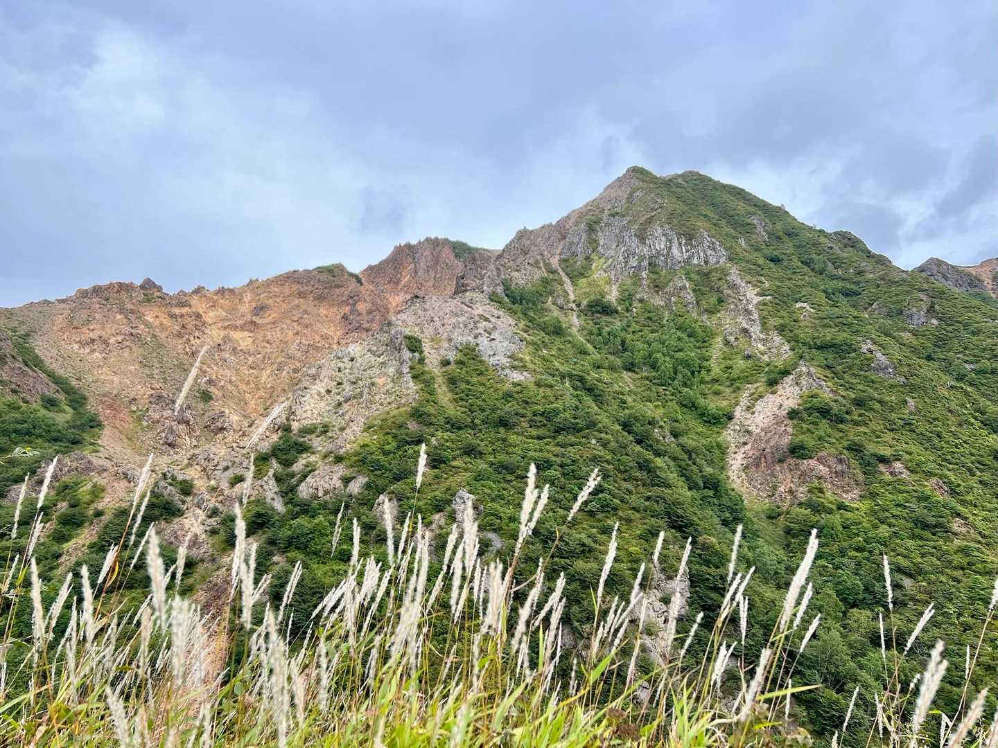 秋🍂っぽい雰囲気の朝日岳がいい感じ😁