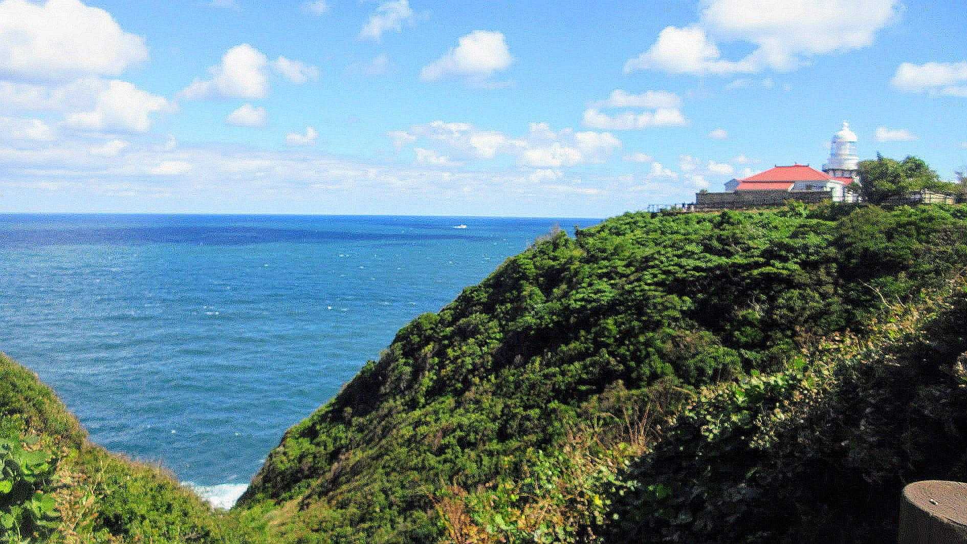 展望台より
　　　　　　　　灯台