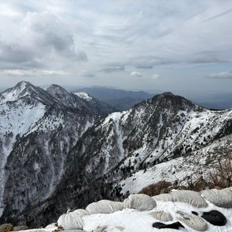 大好きな稜線❤️暖かくなったらまた保井野から登りましょう！