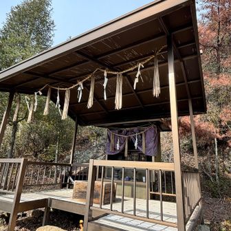 猿田彦神社
私＆meruちゃんの会話
「なんかこんな名前のコーヒーあるよね🙄」
って神聖な神社も飲食に派生する2人 😛